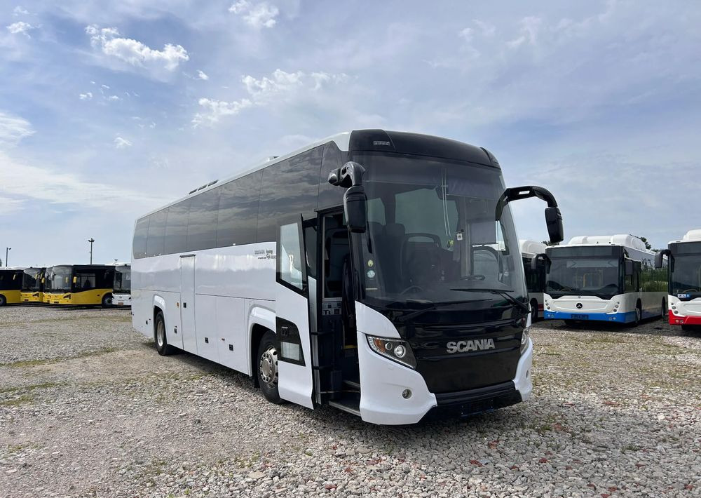 Luxury Vehicle 5