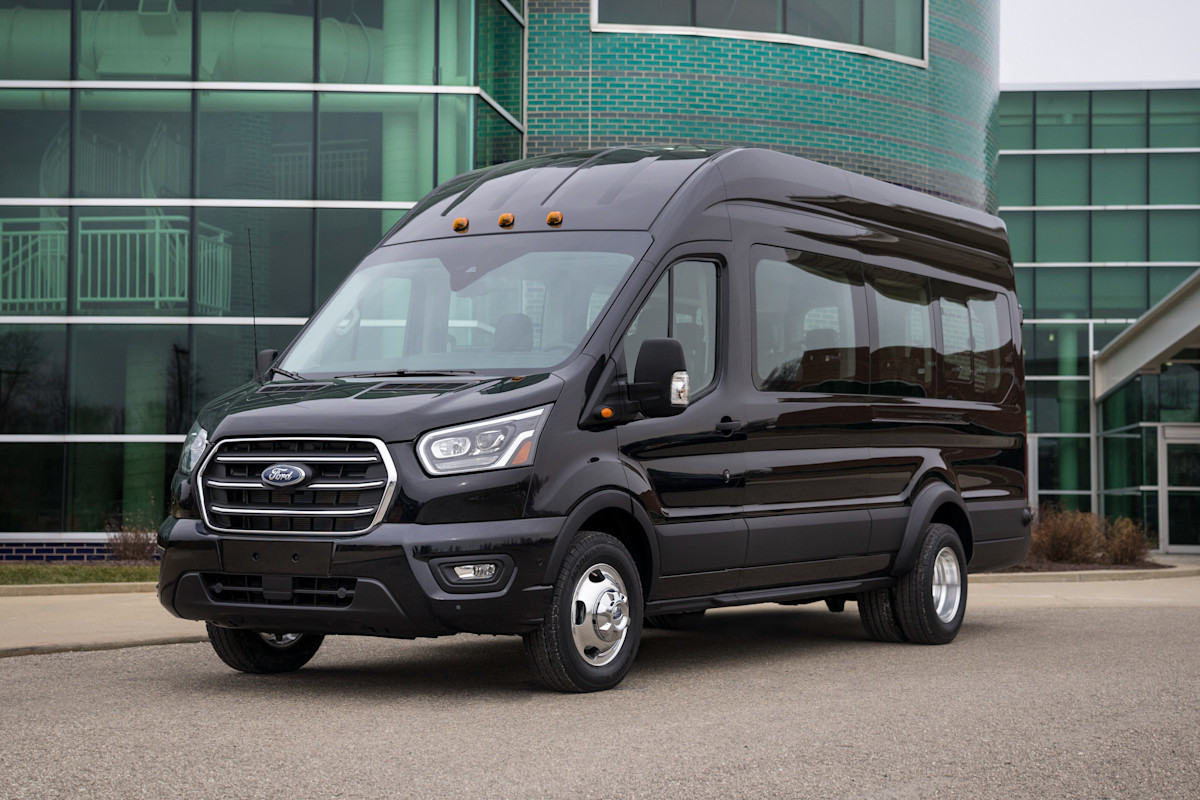Luxury Vehicle 6